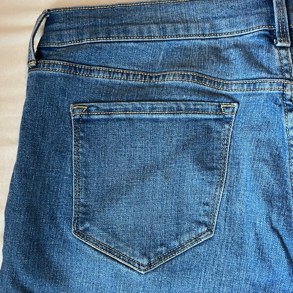 Old Navy women’s 14 regular blue jeans - Picture 3 of 5